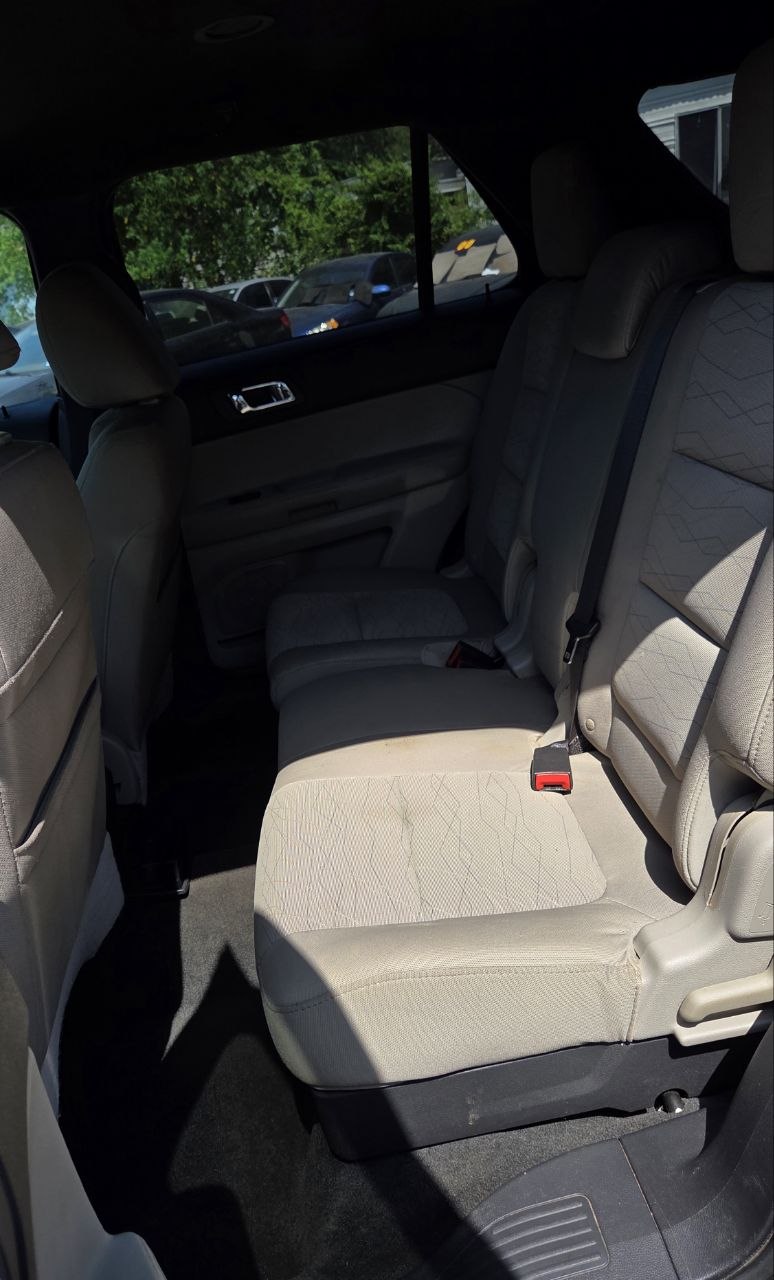 2011 Ford Explorer Base - Photo 11