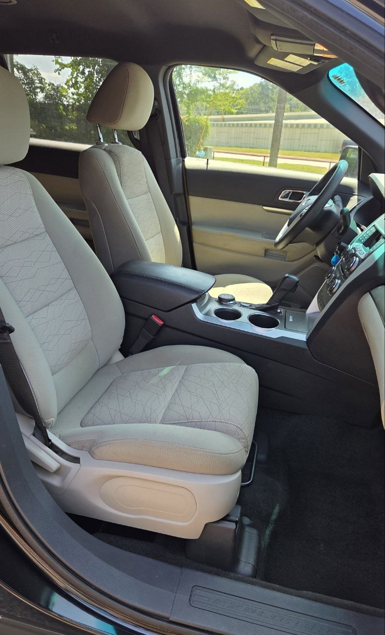 2011 Ford Explorer Base - Photo 10